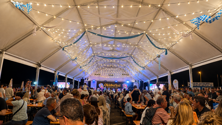 Ambiente del Oktoberfest Puerto de la Cruz 2026